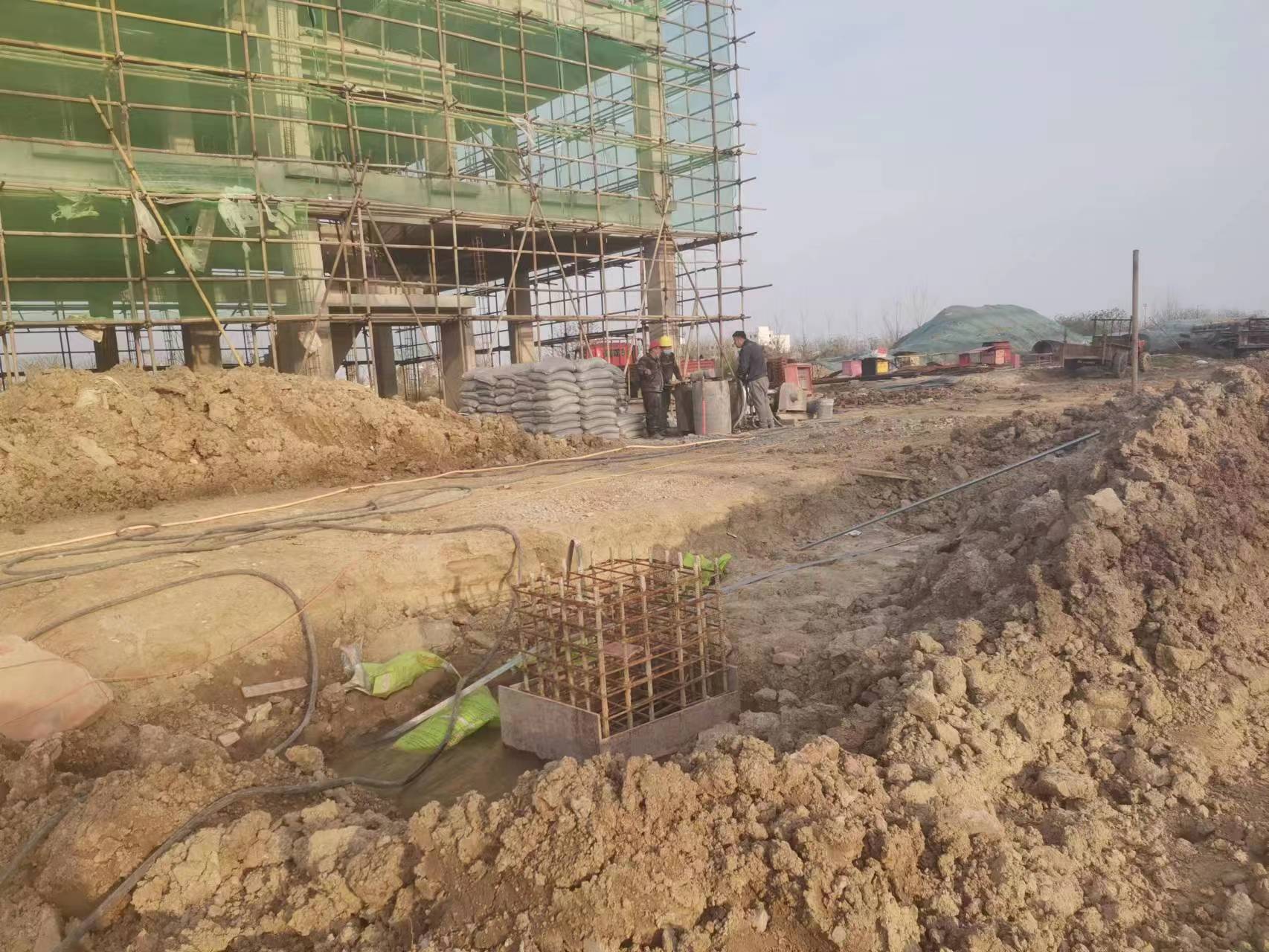 秀峰当桥梁出现裂缝的时候应该及时加固修补